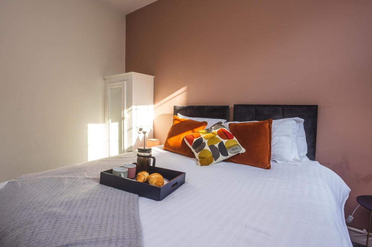Modern Apartment Within City Walls, Parking Chester Eksteriør bilde