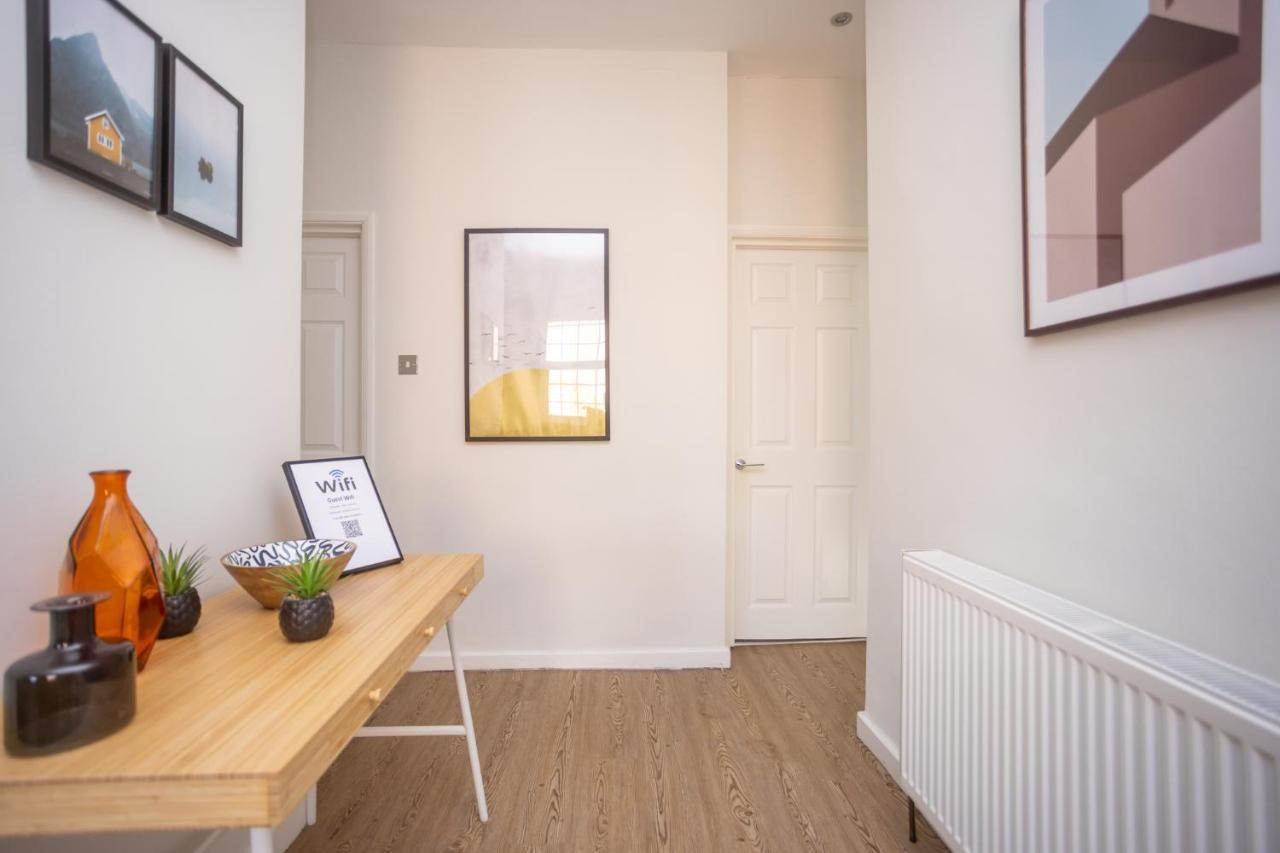 Modern Apartment Within City Walls, Parking Chester Eksteriør bilde