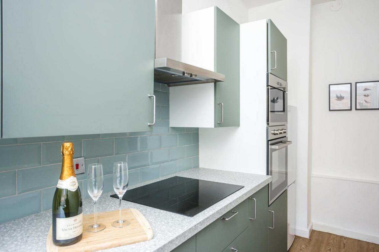 Modern Apartment Within City Walls, Parking Chester Eksteriør bilde