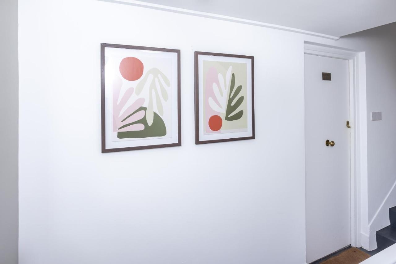 Modern Apartment Within City Walls, Parking Chester Eksteriør bilde